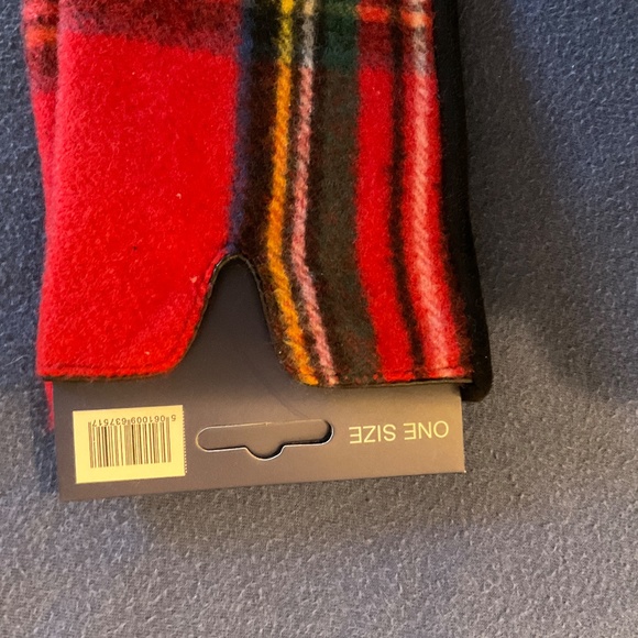 Lovely, soft red tartan gloves - Picture 5 of 7